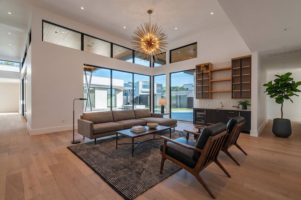 The same room, virtually staged